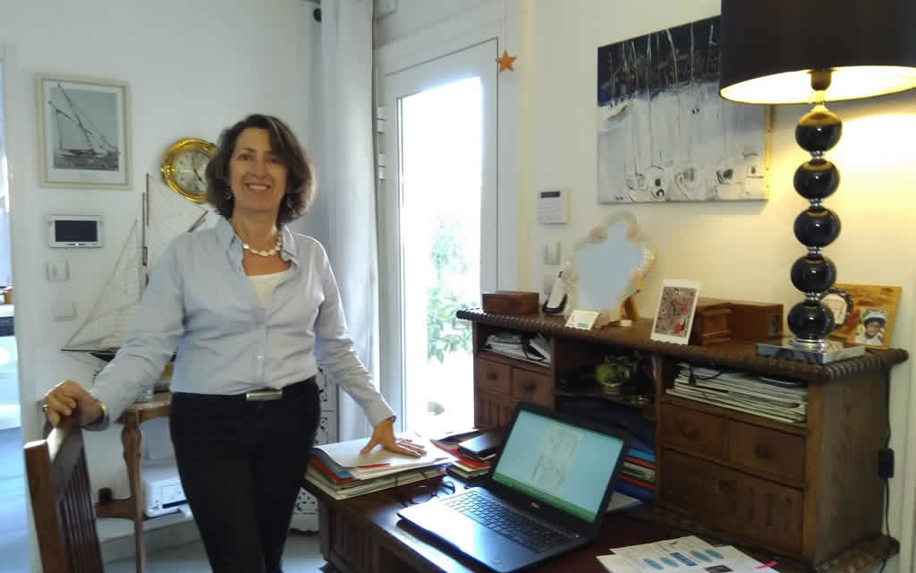 Corinne Tournassat offre un service d’écriture publique à tous en Petite Camargue