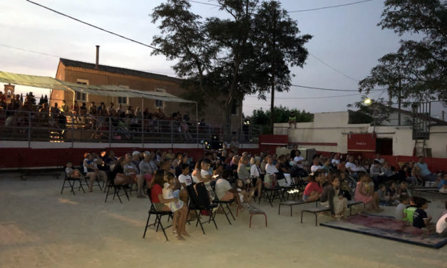 Vauvert : le ciné en plein air bat son plein