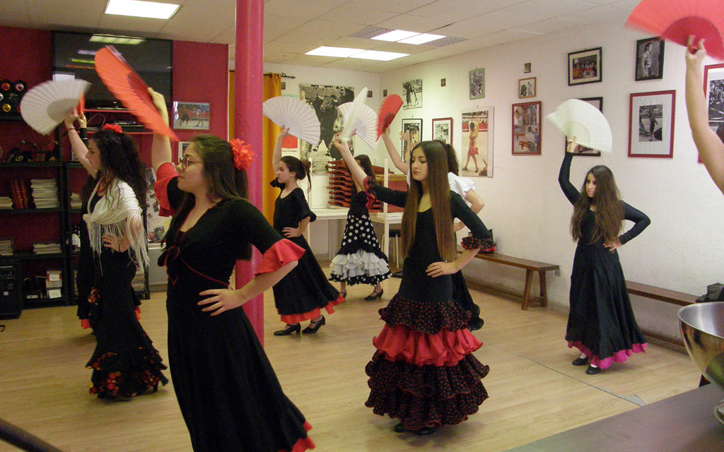 Cours d’espagnol et de danse sévillane avec la Peña Taurine Los Manzanares