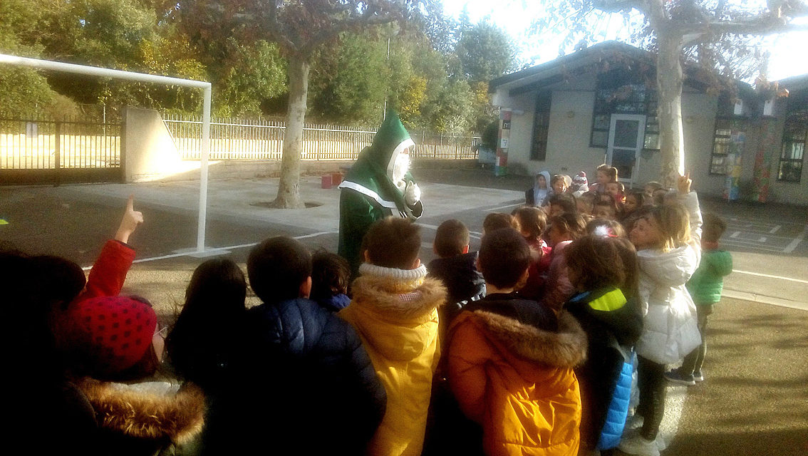 Le père Noël vert de passage à Aubord