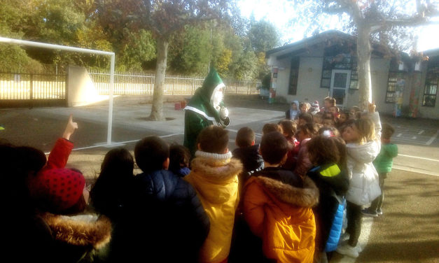 Le père Noël vert de passage à Aubord