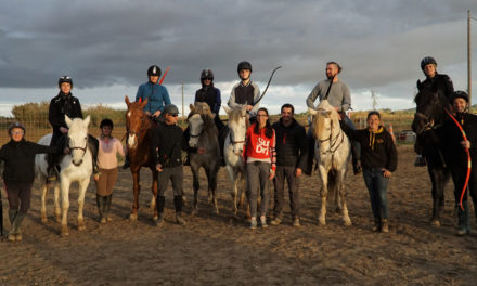 Le tir à l’arc à cheval à l’Écurie du Vieux Mas.