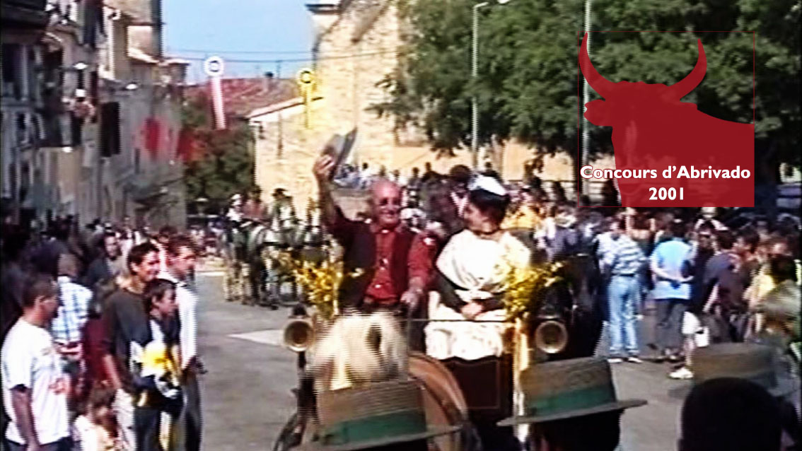 Le défilé d’attelages du concours d’Abrivado 2001 par Jean-Pierre Masse