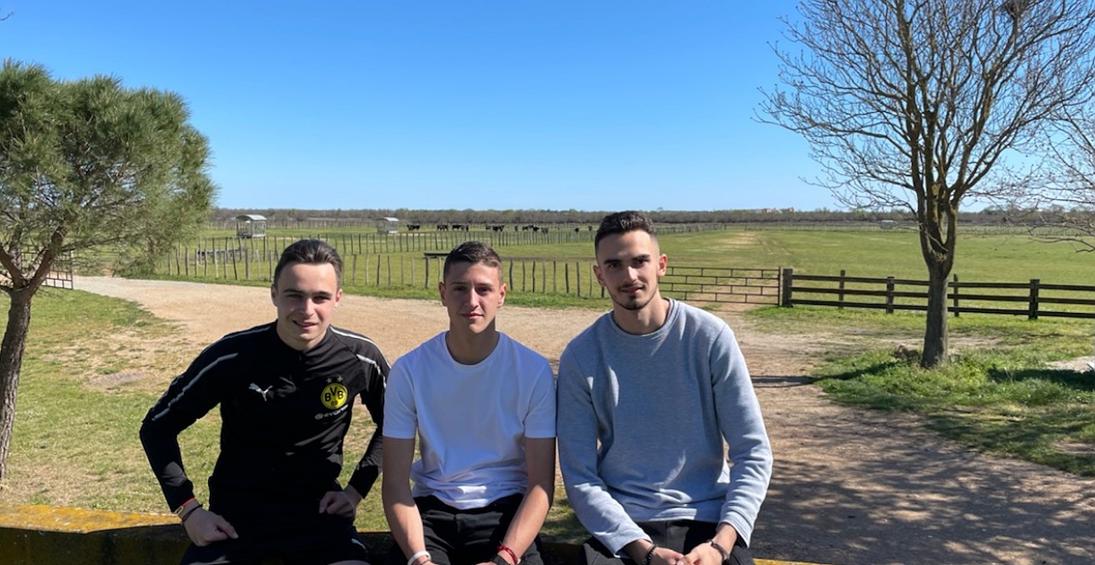 Trois jeunes de l’école de raseteurs de Petite Camargue montent en ligue