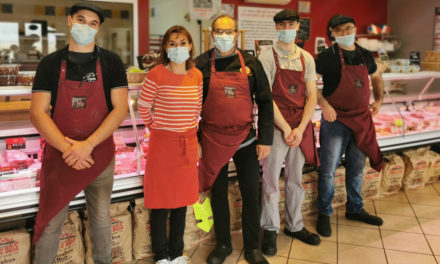 Dominique Pagès exerce son métier de boucher avec passion depuis 30 ans