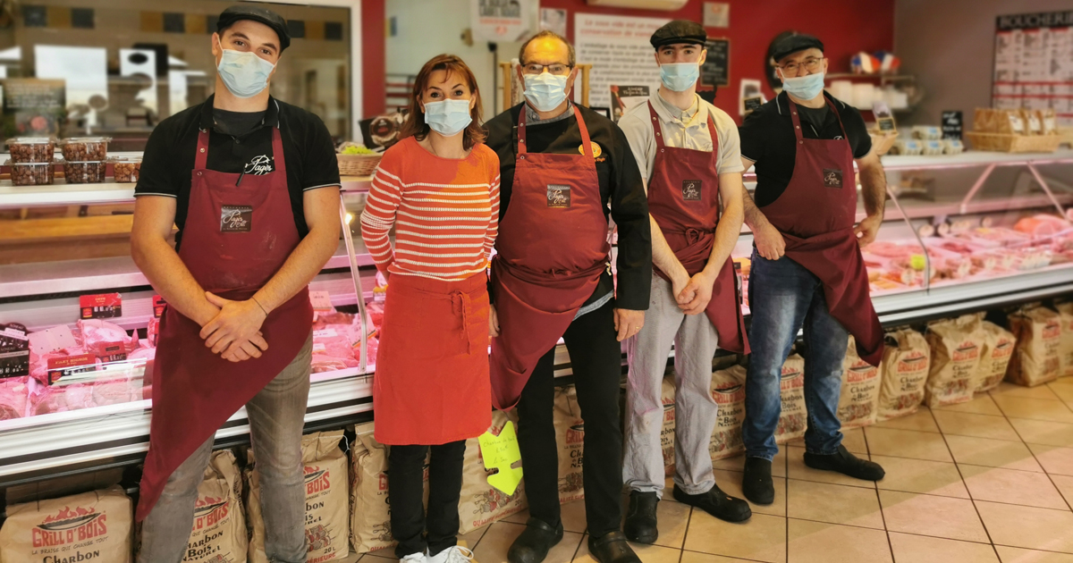 Dominique Pagès exerce son métier de boucher avec passion depuis 30 ans