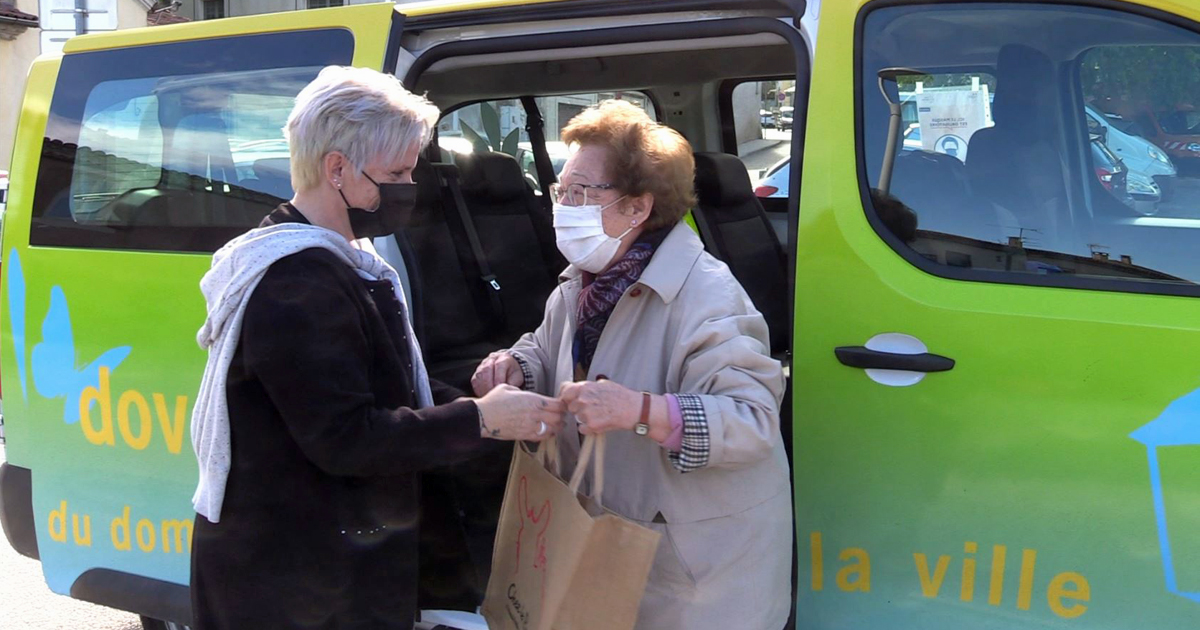 En voiture avec Dovéo du domicile à la ville