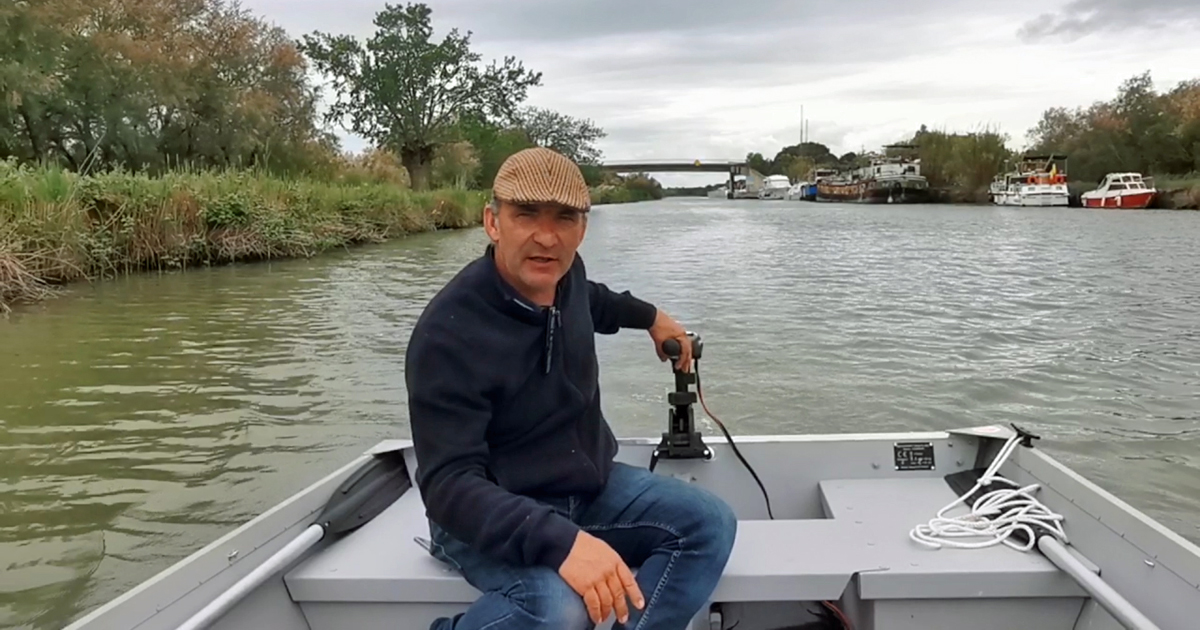 Thierry Félix propose des balades en barques sur le canal