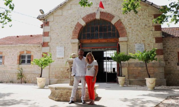 Mickaël et Nathalie Siméon accueillent Atout Philo et Alain Guyard ce vendredi soir à la Prise d’eau