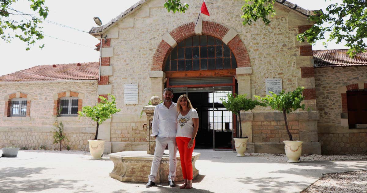 Mickaël et Nathalie Siméon accueillent Atout Philo et Alain Guyard ce vendredi soir à la Prise d’eau