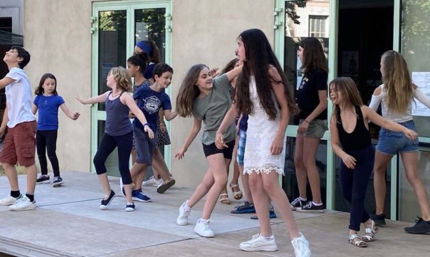 L’atelier Théâtre Enfants du centre culturel en représentation