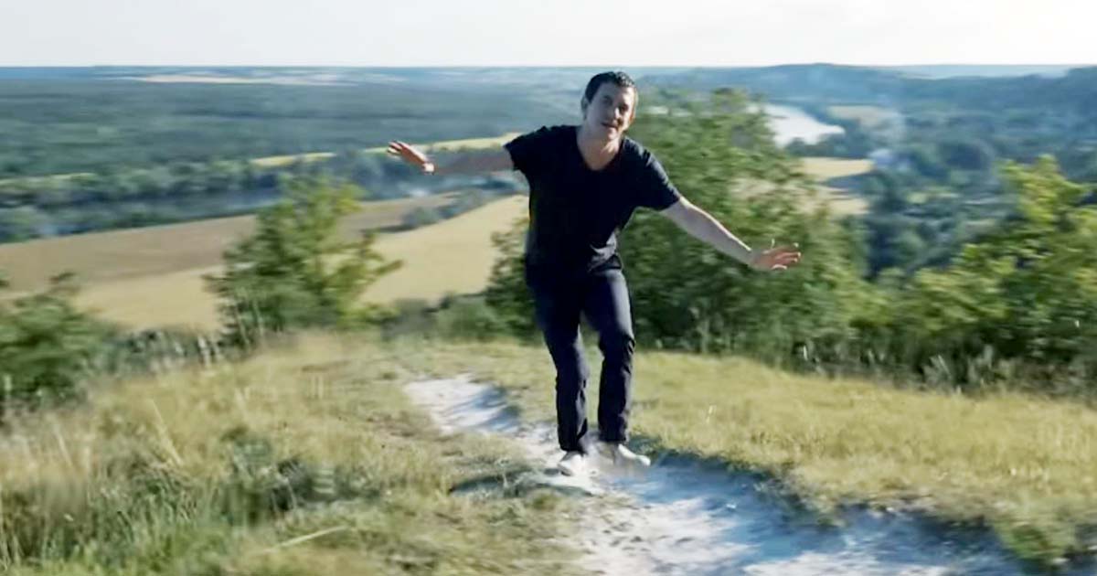 Concert de David Lafore avec Atout Philo dans la cour de Marion et Gabriel