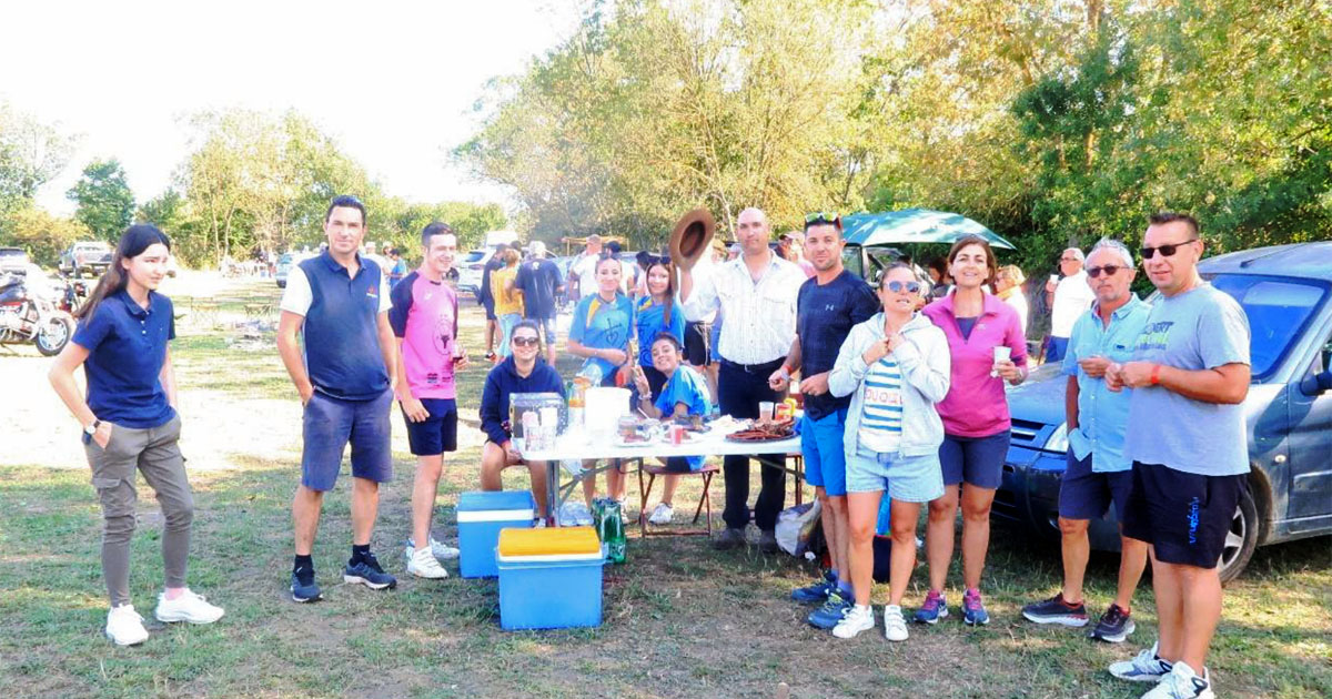 Déjeuner aux prés en ce début de fête du Cailar