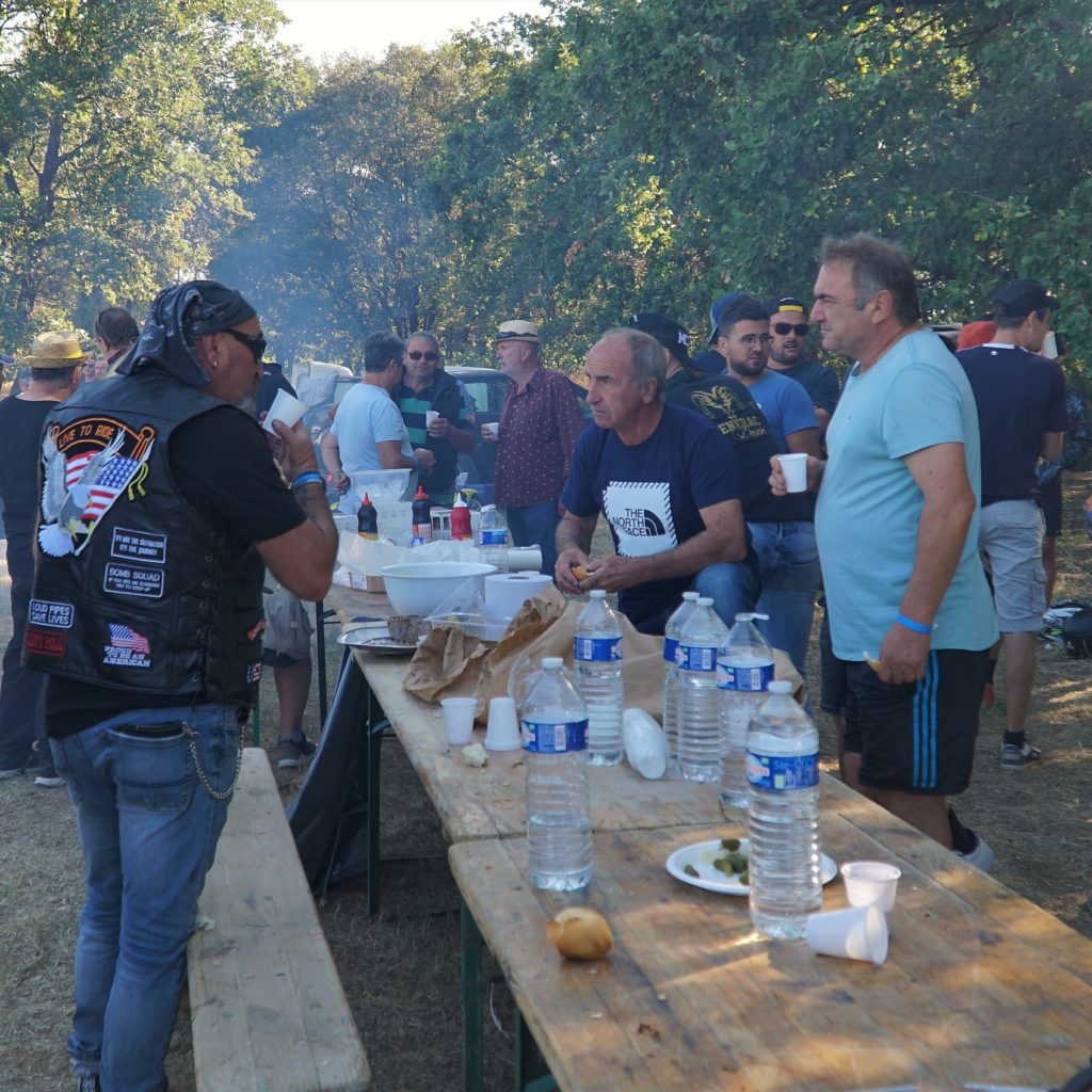 déjeuner aux prés du Moto Cross