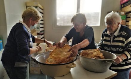 Les oreillettes , une tradition centenaire à Beauvoisin