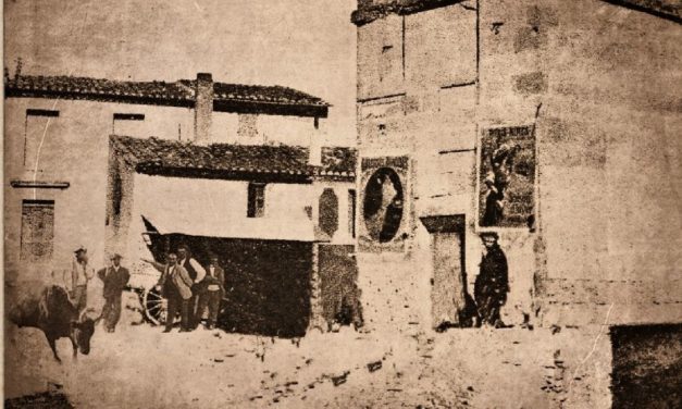 une photo une histoire : course de taureaux place de l’horloge à Beauvoisin