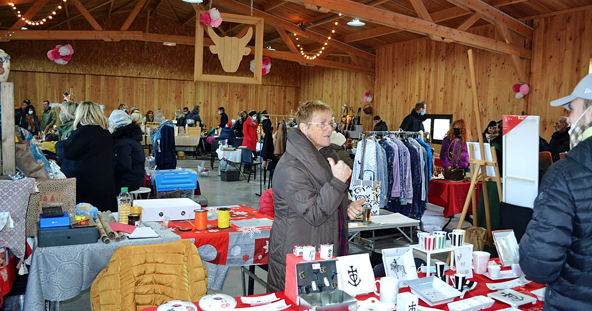 Le marché de la manade Agnel a rassemblé du monde