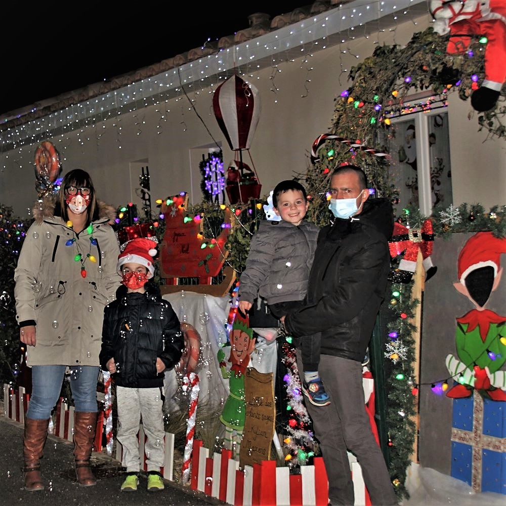 Jennifer, julien et leurs enfants