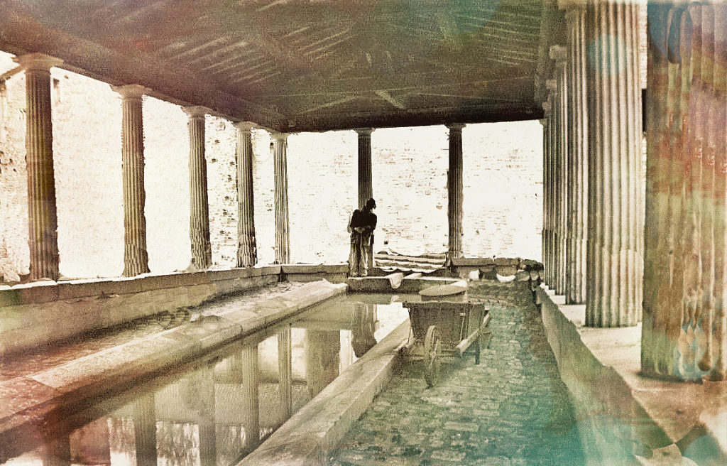 Lavoir style gréco-romain
