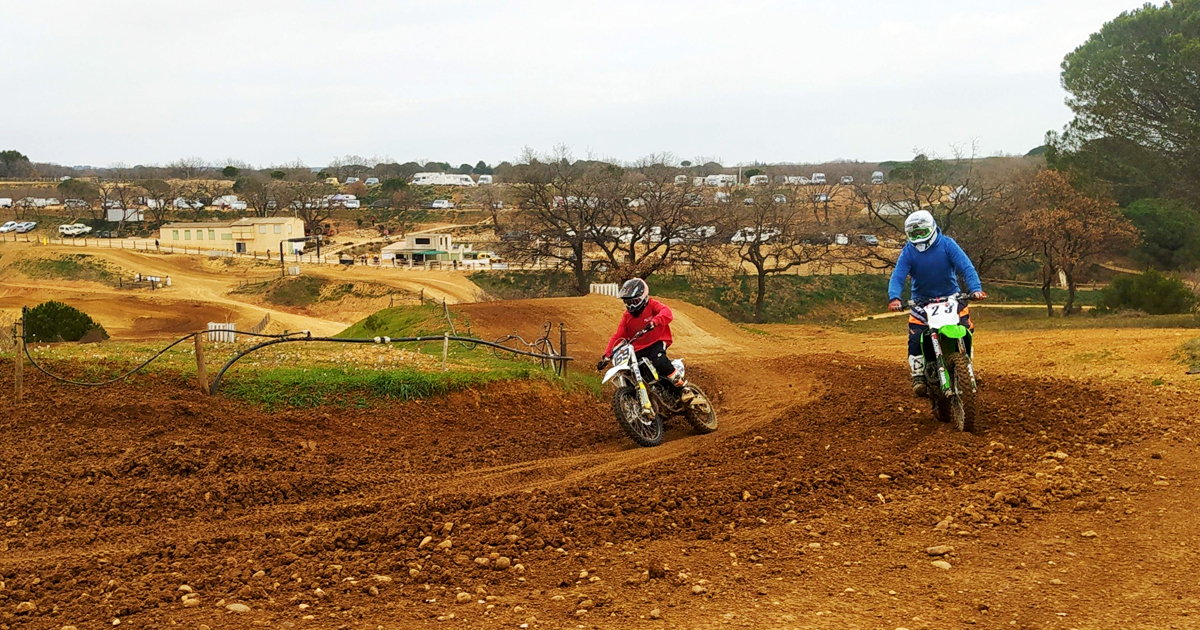 IL Y A DE L’EFFERVESCENCE SUR LE CIRCUIT DE MOTO-CROSS ROGER ROUX A BEAUVOISIN !