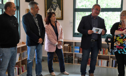 Catherine Bord lance la nouvelle édition des expositions à la capitainerie du port de plaisance de Gallician