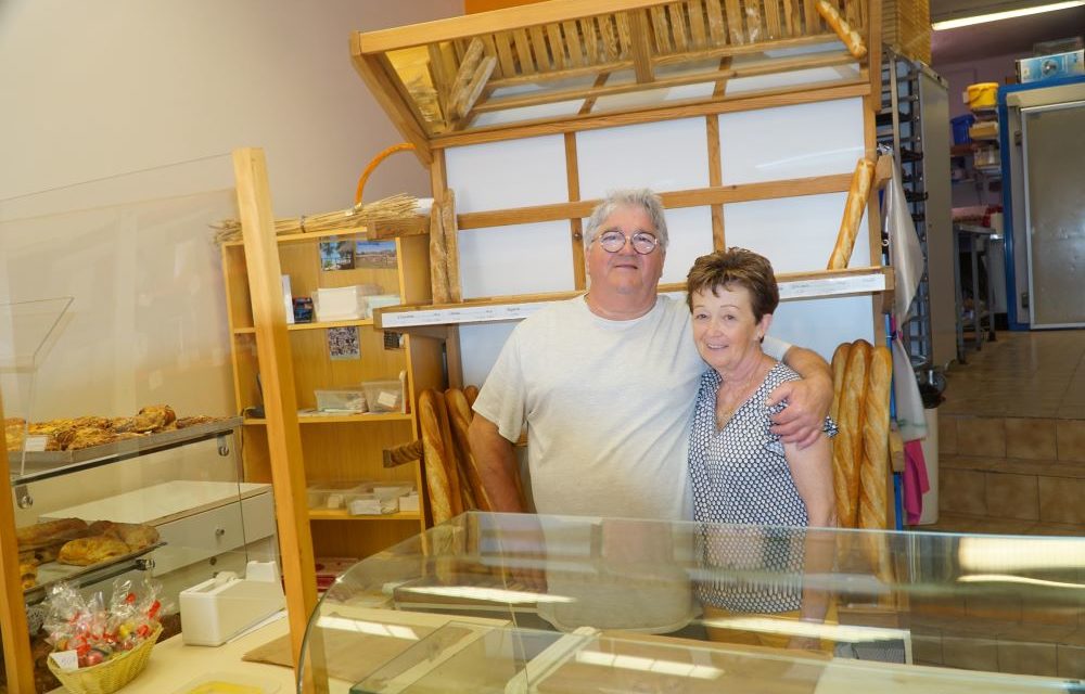 Paulette et Claude SIMI quittent leur fournil à Beauvoisin