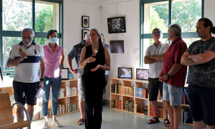 La capitainerie du port de Gallician se pare des plus belles photos du club Image de Beauvoisin