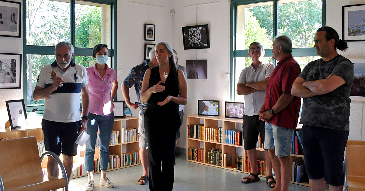 La capitainerie du port de Gallician se pare des plus belles photos du club Image de Beauvoisin