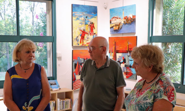 Sœurs jumelles, passionnées d’art, elles exposent au port de plaisance de Gallician