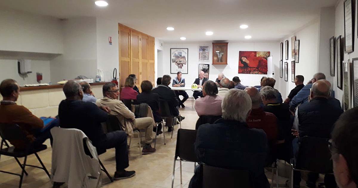 El campo invite la coordination des clubs taurins nîmois et gardois