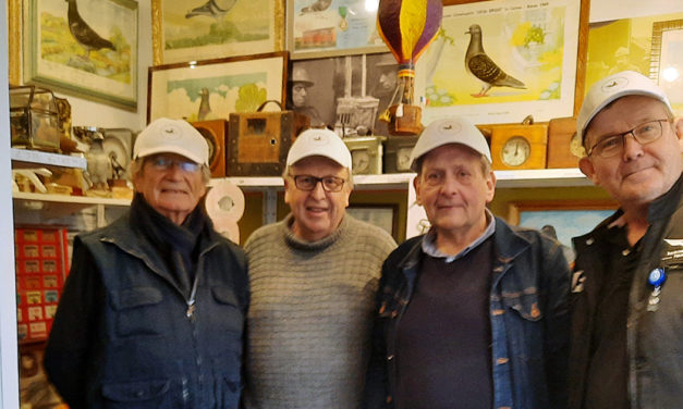 Quand quatre collectionneurs colombophiles se rencontrent