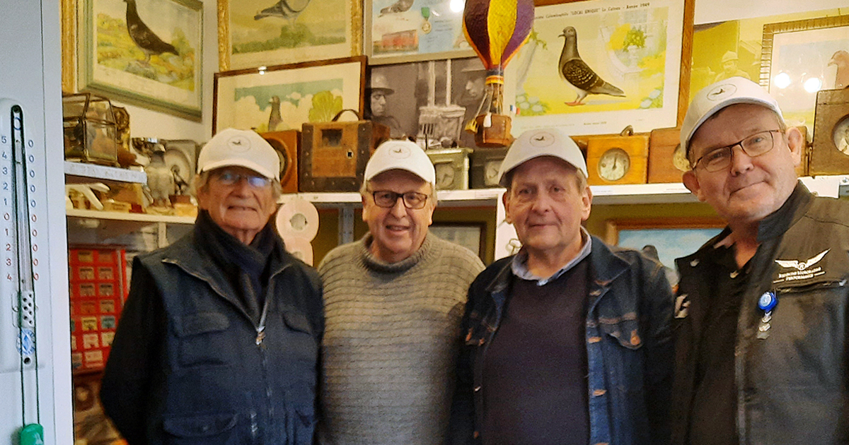 Quand quatre collectionneurs colombophiles se rencontrent
